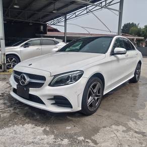 Mercedes Benz C200 AMG 200 AMG LINE in Petaling Jaya, SGR