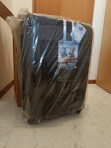 BRAND NEW SEALED Kamiliant by American Tourister