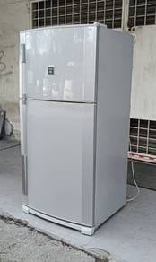 Jenama sharp 2door fridge refrigerator 563L