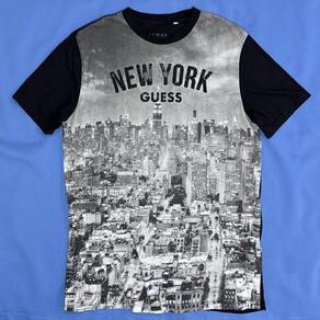 Pre-loved Original GUESS Tshirt M Size New York