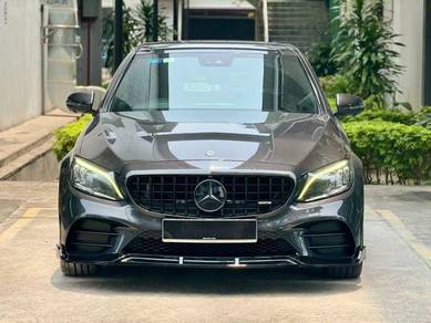 Mercedes Benz C300 300 AMG LINE in Desa Petaling, KUL