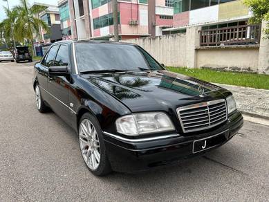 Mercedes Benz C180 180 ELEGANCE (CBU) in Gelang Patah, JHR