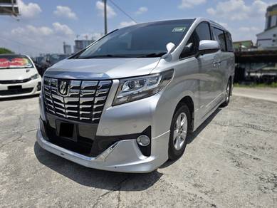 Toyota Alphard in Salak Selatan, KUL