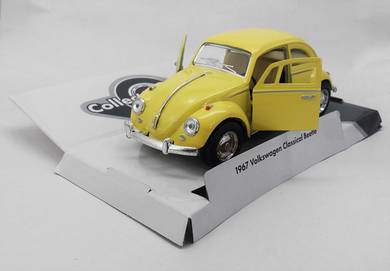 1967 Volkswagen Classical beetle model car- yellow