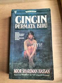 Cincin permata biru