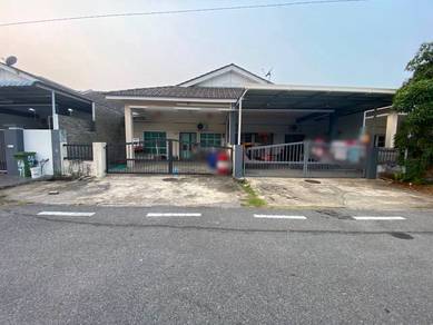 Terraced House For Sale in Miri,SWK