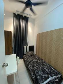 Room in Seri Kembangan, SGR