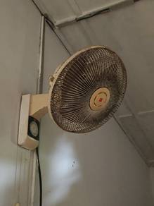 Wall mounted fan (Negotiable)