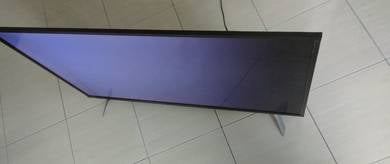 Toshiba 49U7650VM  faulty but can on. 