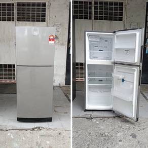 Electrolux 2 door Peti ais fridge 210Ltr