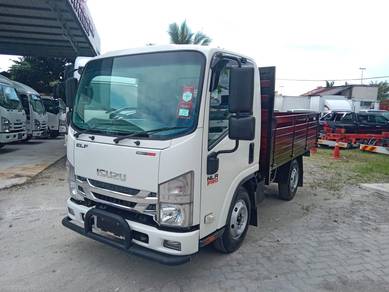 2023 Isuzu NLR77UEE Kargo Am 10' Good Condition