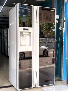 Peti sejuk Hitachi Side By Side 