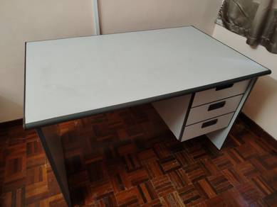 Grey 4FT Office Table wt Drawer TD402