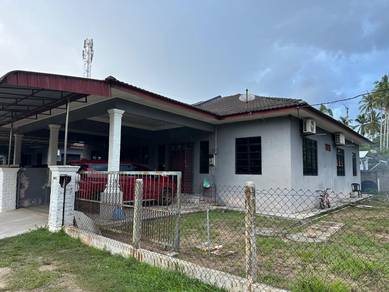 Semi-Detached House For Sale in Paka,TRG