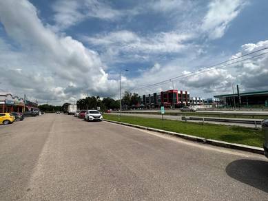 Shop lot For Sale in Pekan Nanas,JHR