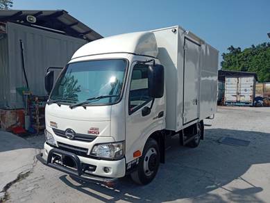 2020 Hino XZU600R | Aluminum Box 10'4" | 36K Km !!