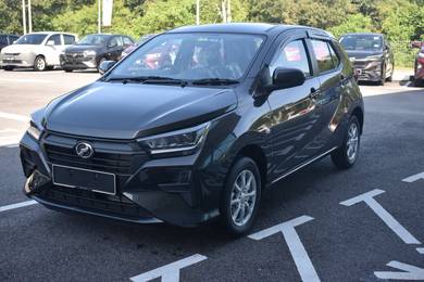 Perodua Axia X in Batu Caves, SGR