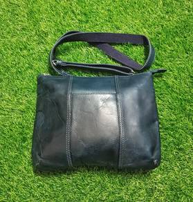 Vintage Sanyo Japan Original leather sling bag 