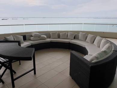 Condominium For Sale in 8 Gurney ( The Shore )