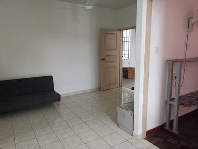 Apartment For Rent in Country Heights