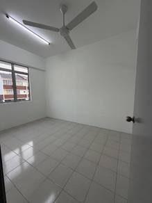 Townhouse For Rent in Saujana Utama,SGR