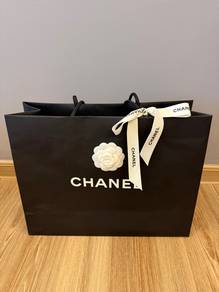 Chanel large paper bag with ribbon and flower 3