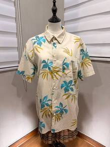 Quiksilver hawaii button up L 3176