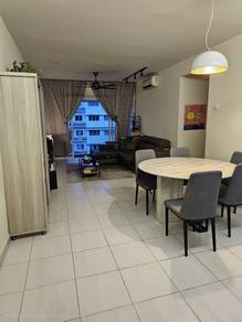 Condominium For Sale in Koi Kinrara
