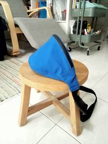 99% New Uniqlo Sling / Waist Bag