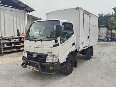 2014/15 Hino WU302R Alu Box 10'4 (1 LHS Door)
