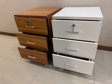 Cabinet Laci 3 Tingkat Dengan Kunci
