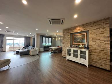 Condominium For Sale in De Summit