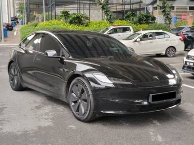 Tesla Model 3 LONG RANGE AWD in Cheras, KUL