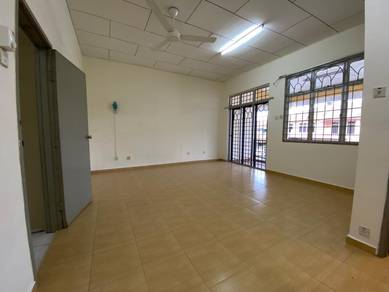 Terraced House For Sale in Cheng,MLK