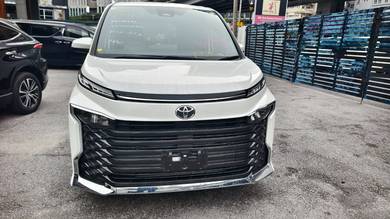 Toyota Voxy S-Z in Ampang Hilir, KUL