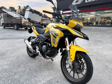 Benelli TRK 251 SE