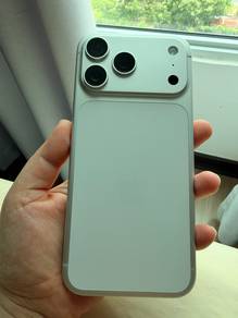 iPhone 17 Pro Max Silver