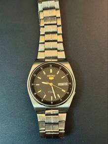 Vintage Seiko 5 Automatic Watch