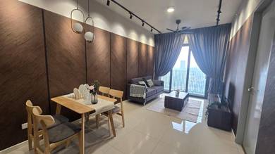 Service Residence For Rent in Emerald 9