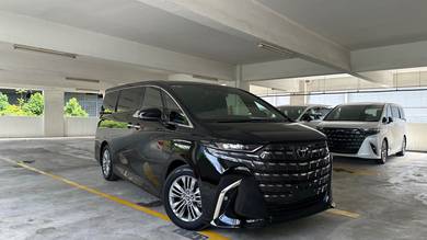 Toyota Alphard Z in Desa Petaling, KUL