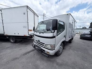 Hino WU300R box 12.5ft 2010/2010