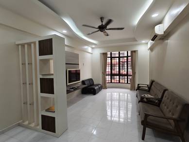 Condominium For Rent in Straits Court Condominium