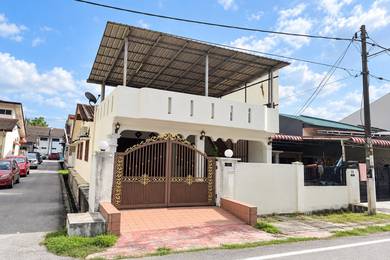 1.5-storey Terraced House For Sale in Kepong,KUL