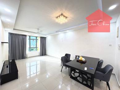 Condominium For Sale in All Seasons Park