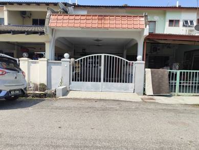 Terraced House For Sale in Klebang,MLK