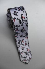 SLIM Kawaii Emo Girls Skull Crossbones WH Neck Tie