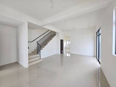 Semi-Detached House For Sale in Balik Pulau,PNG