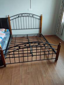 Second-Hand Queen Bed Frame 4 Sale