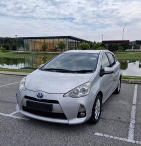 Toyota Prius c (HYBRID) in Puncak Alam, SGR