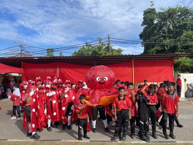 sotong gergasi untuk hari sukaneka